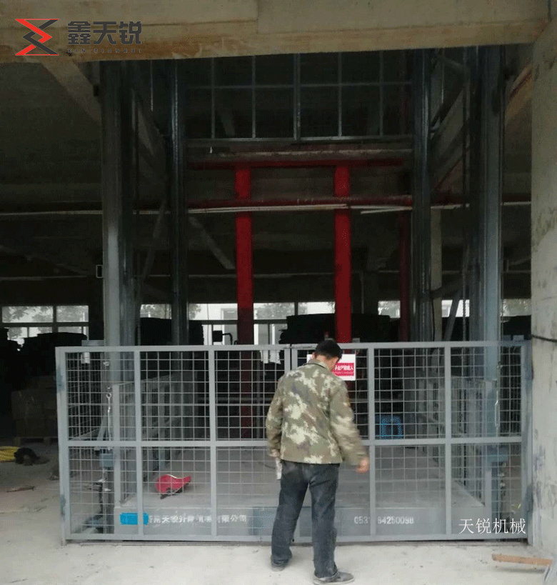 五家渠10吨液压货梯交付使用